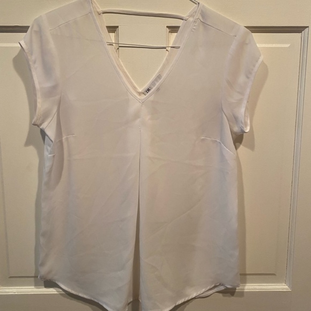 DR2 SHEER WHITE SLEEVELESS PLEATED FRONT BLOUSE SIZE SMALL
